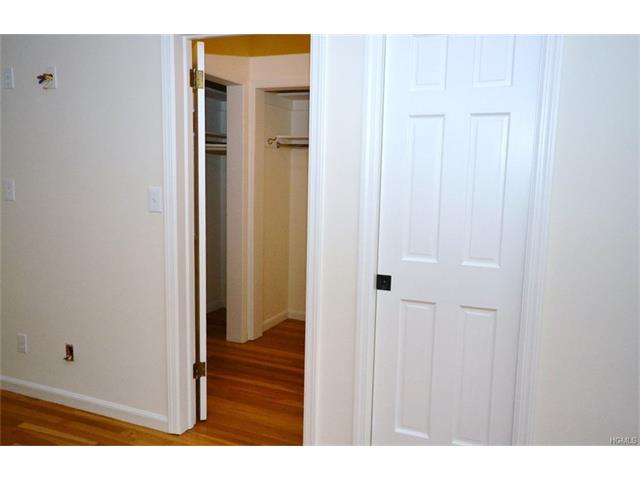 6 Noyes Rd