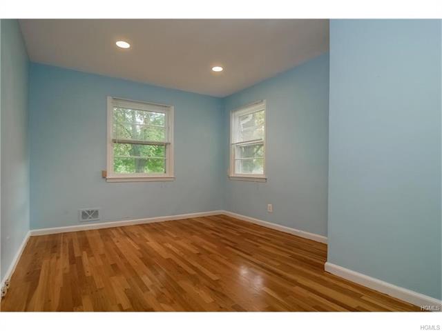 6 Noyes Rd