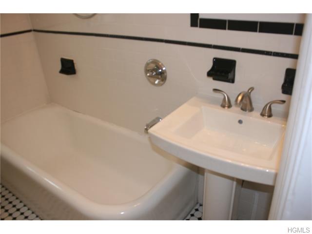 For Sale: 60 W Broad St #APT 2H Mount Vernon, NY 10552