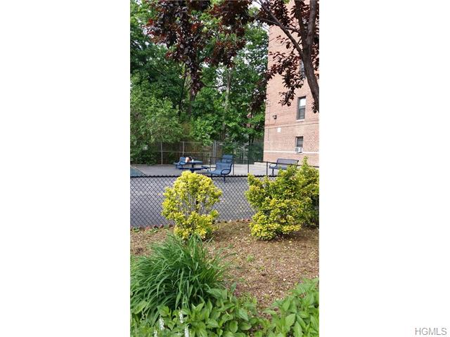 For Sale: 2 Fisher Dr #APT 108 Mount Vernon, NY 10552