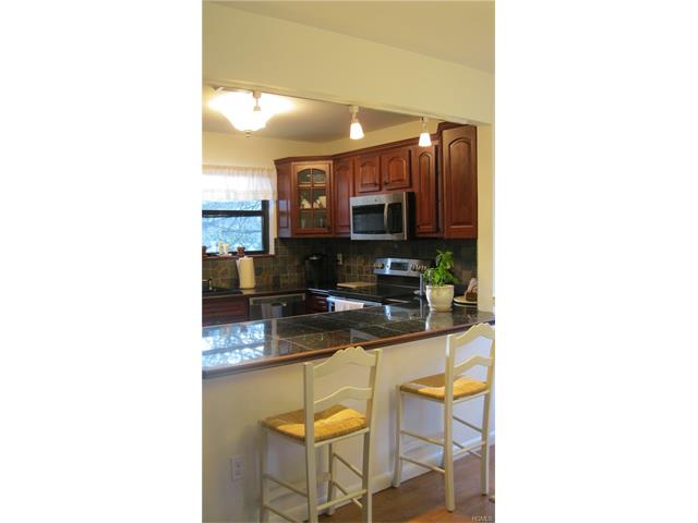 8 Brooke Club Dr #4