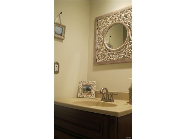 8 Brooke Club Dr #4