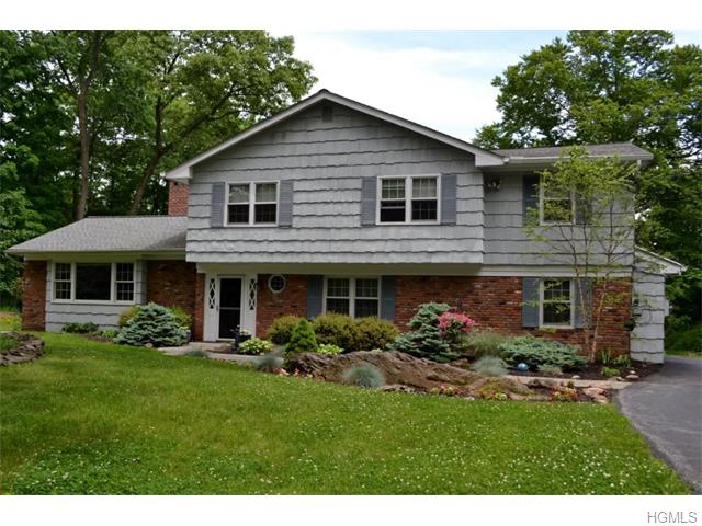 For Sale: 19 Surrey Ln Ossining, NY 10562