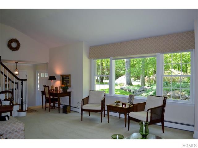 For Sale: 19 Surrey Ln Ossining, NY 10562