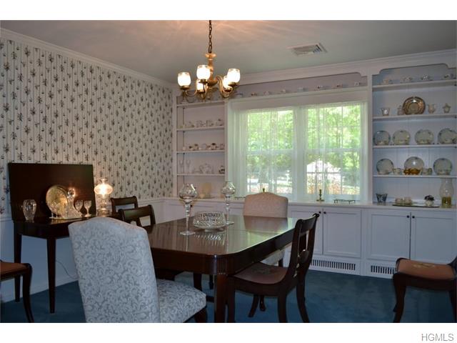 For Sale: 19 Surrey Ln Ossining, NY 10562