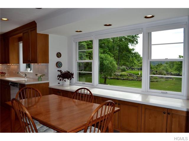 For Sale: 19 Surrey Ln Ossining, NY 10562