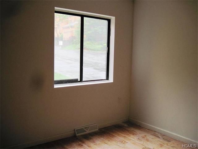 For Sale: 9 Nicole Cir #9 Ossining, NY 10562