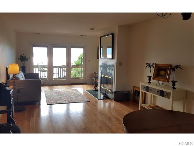 For Sale: 51 Hudson Point Ln Ossining, NY 10562
