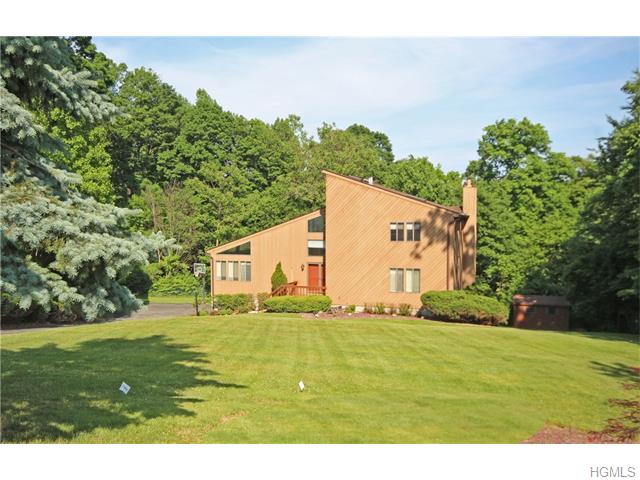 For Sale: 30 Apple Hill Dr Cortlandt Manor, NY 10567