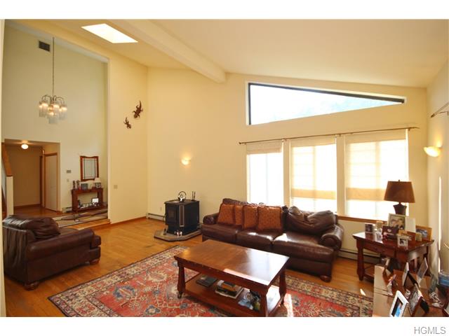 For Sale: 30 Apple Hill Dr Cortlandt Manor, NY 10567