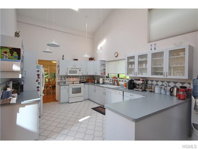 For Sale: 30 Apple Hill Dr Cortlandt Manor, NY 10567