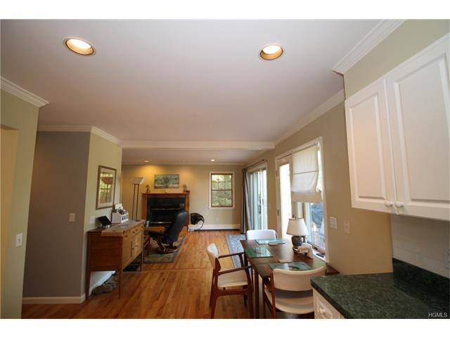 115 Sunnyside Ave
