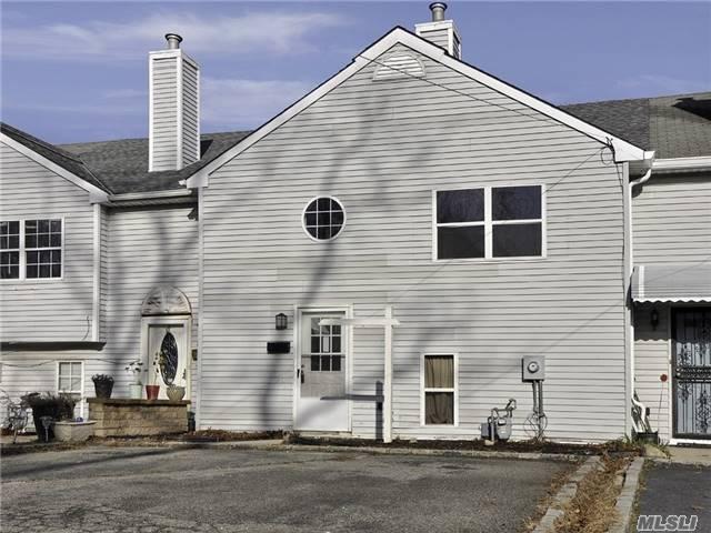 17 Washington Mews #17