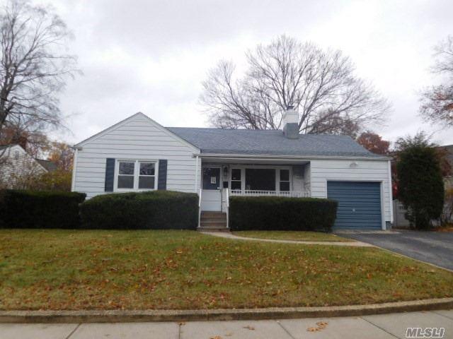 17 Washington Mews #17