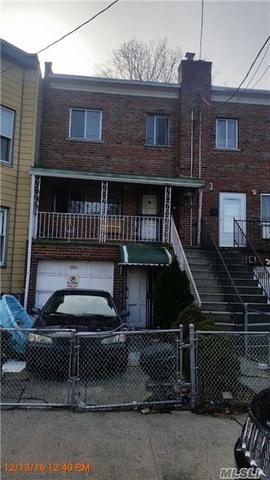 17 Washington Mews #17