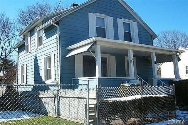 17 Washington Mews #17