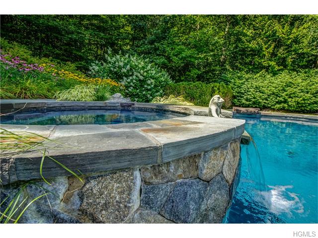For Sale: 84 Park View Rd Pound Ridge, NY 10576