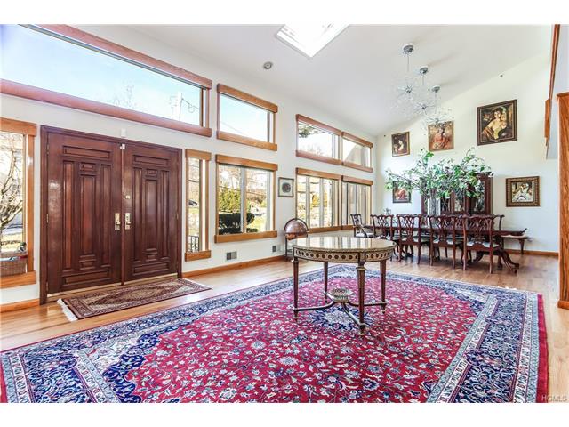 11 Thomas St