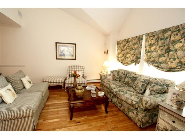 15 Golf View Dr