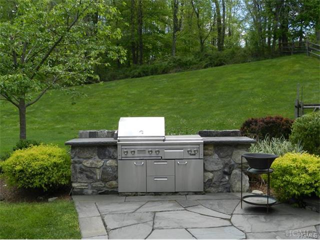 25 Waccabuc River Ln
