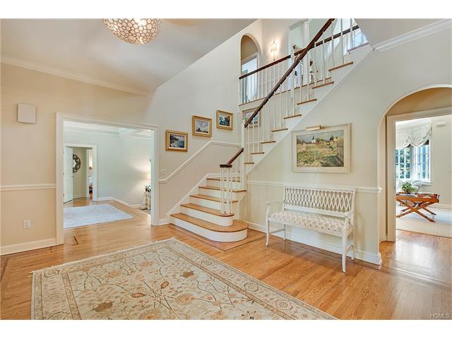 25 Waccabuc River Ln