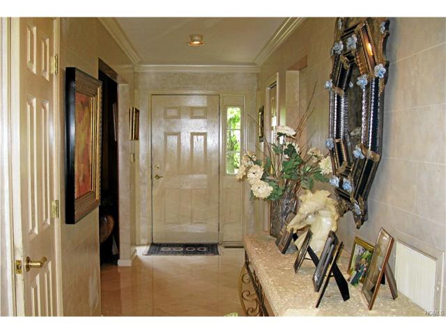 63 Brook Hills Cir
