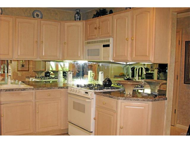 63 Brook Hills Cir