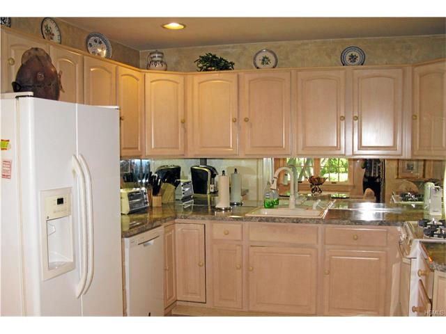 63 Brook Hills Cir