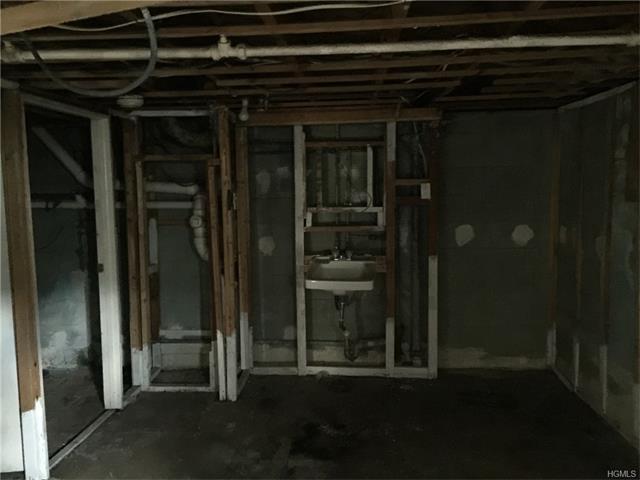 42 Lennon Ave