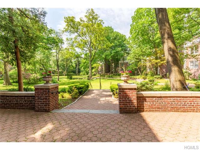 For Sale: 7 Sunnybrook Rd #APT 3A Bronxville, NY 10708