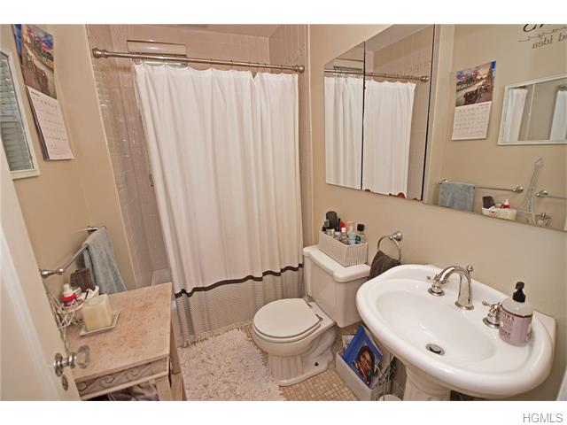For Sale: 64 Sagamore Rd #APT 4K Bronxville, NY 10708