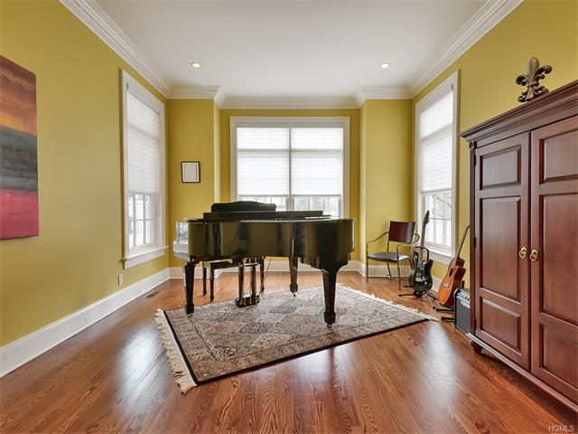 415 Pelham Manor Rd