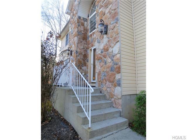 For Sale: 67 N Airmont Rd Suffern, NY 10901