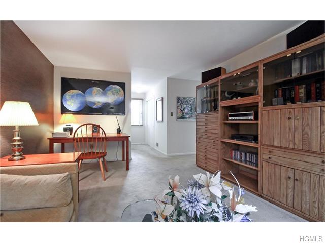 For Sale: 114 W Bon Aire Cir #10A Suffern, NY 10901