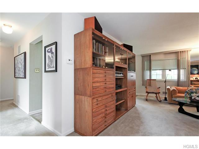 For Sale: 114 W Bon Aire Cir #10A Suffern, NY 10901