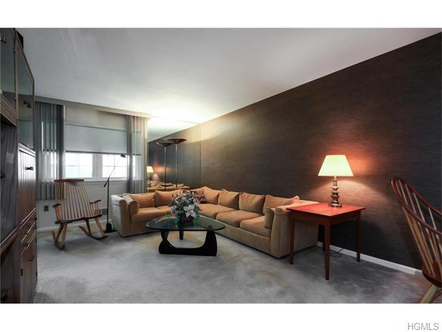 For Sale: 114 W Bon Aire Cir #10A Suffern, NY 10901