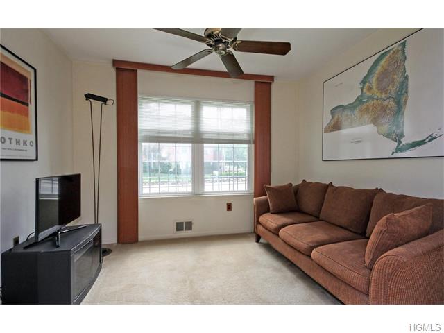 For Sale: 114 W Bon Aire Cir #10A Suffern, NY 10901