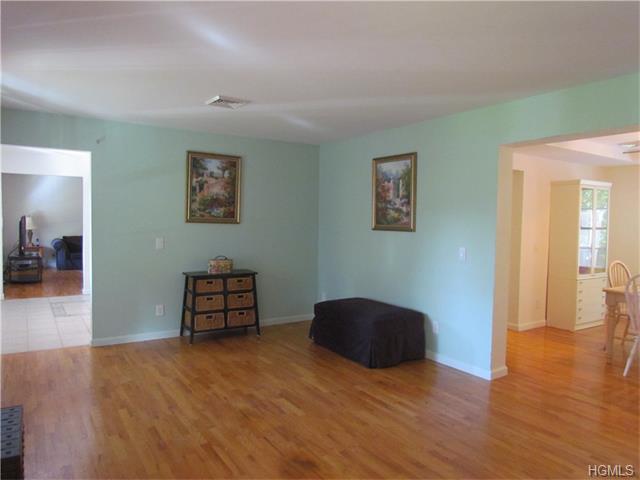 For Sale: 24 Arbor Rd Campbell Hall, NY 10916
