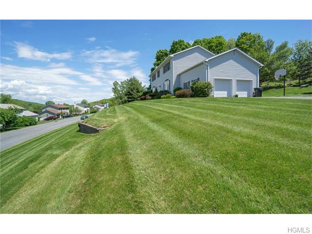 2 Laura Dr, Chester NY 10918