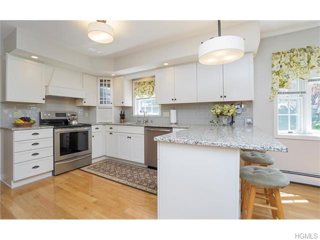 2 Laura Dr, Chester NY 10918