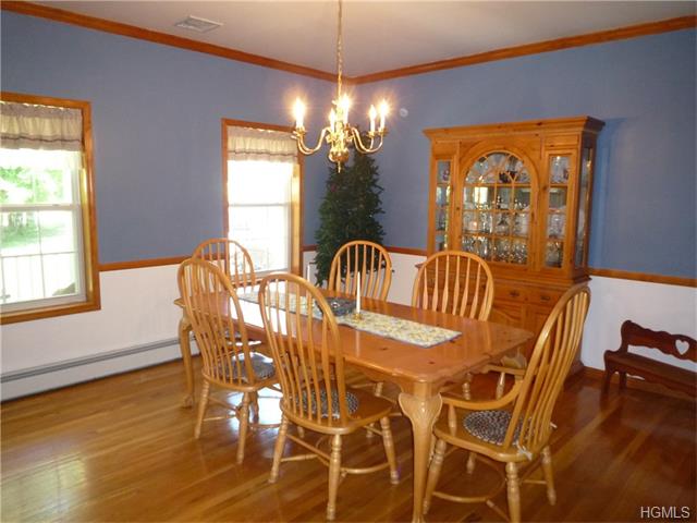 For Sale: 20 Woodridge Dr Chester, NY 10918