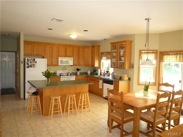 For Sale: 20 Woodridge Dr Chester, NY 10918