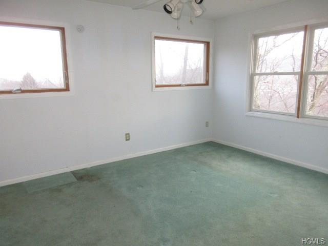 8 Van Dunk Ln