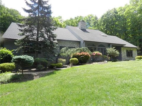 24 Hummingbird Ln