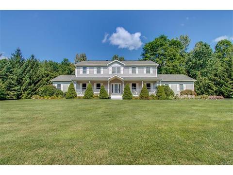 24 Hummingbird Ln