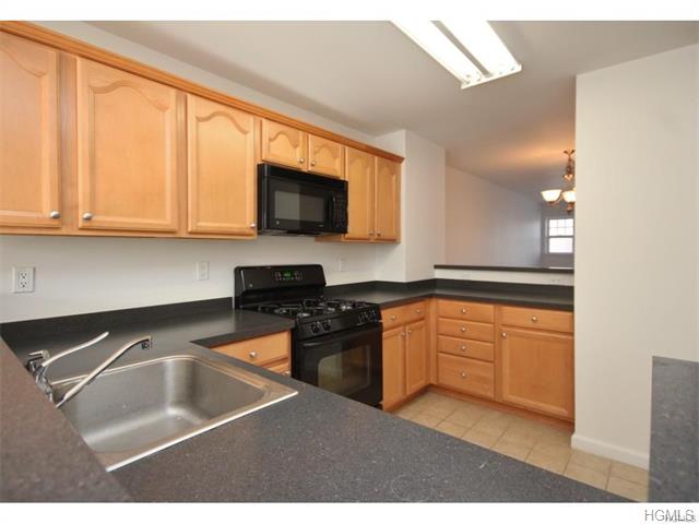 For Sale: 25 Fairways Dr #9 Middletown, NY 10940