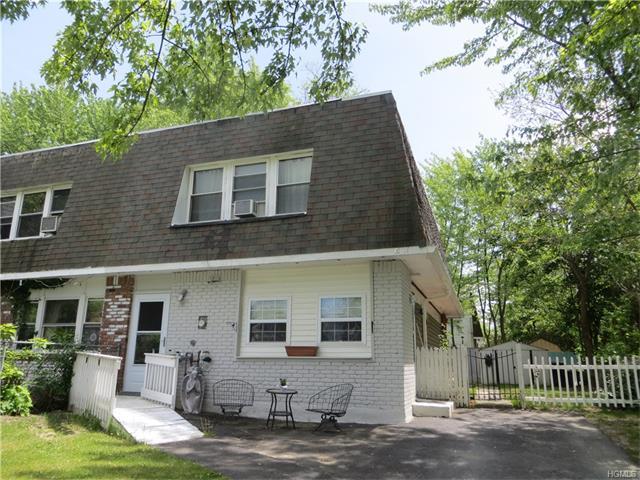 32 Sandburg Ct