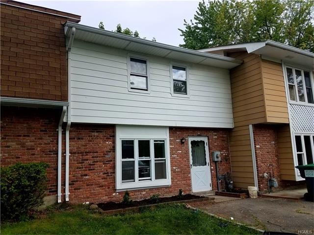 32 Sandburg Ct