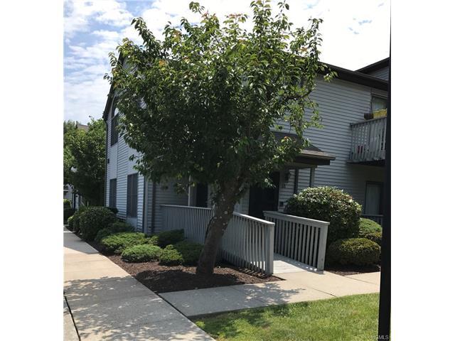 8 Mid Oaks St
