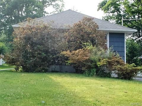8 Mid Oaks St